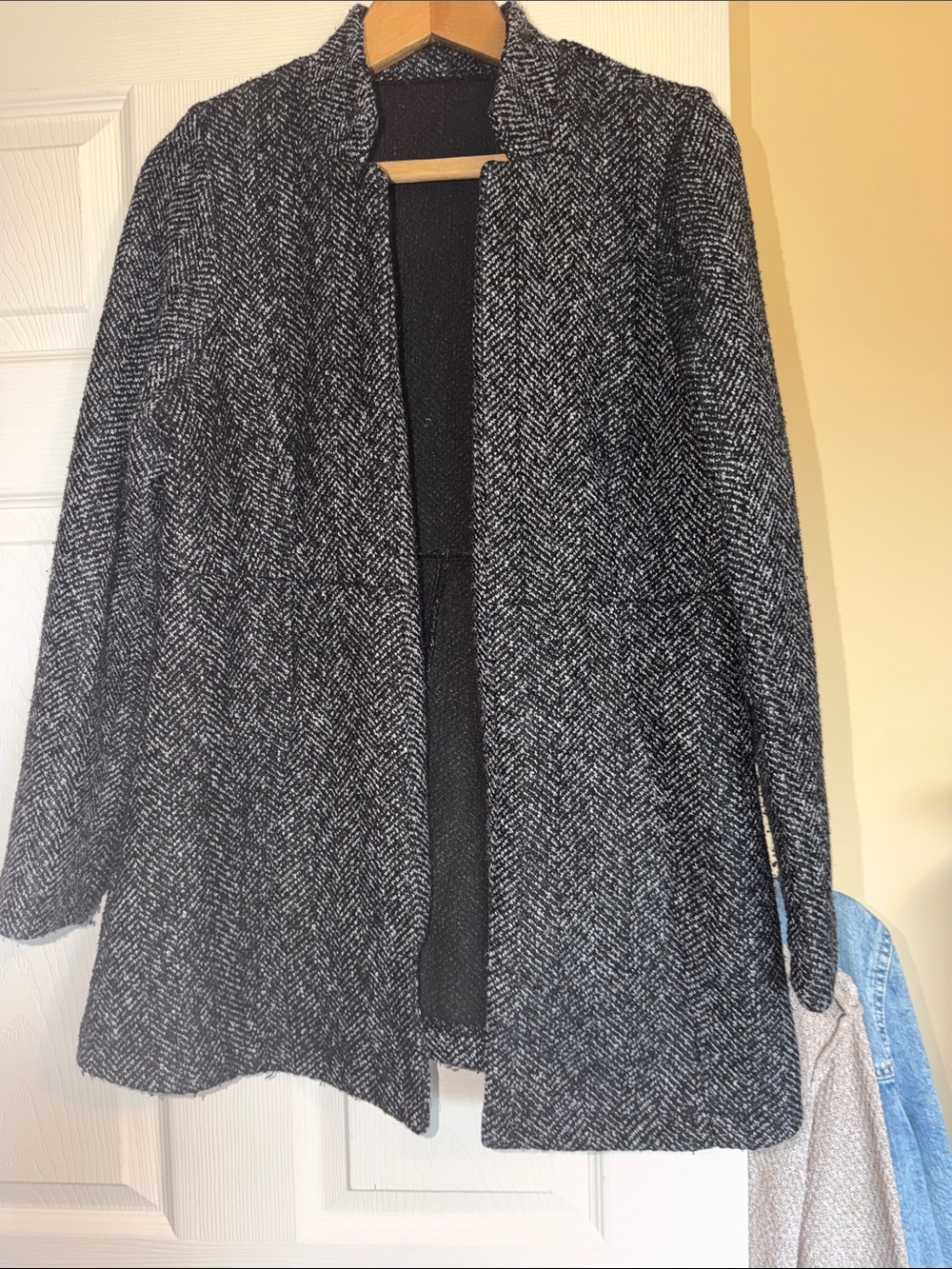 Women's Black & White Herringbone Open Front Coat